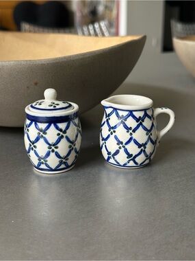 BOLESLAWIEC 2pc set SMALL SUGAR BOWL with LID AND MATCHING CREAMER